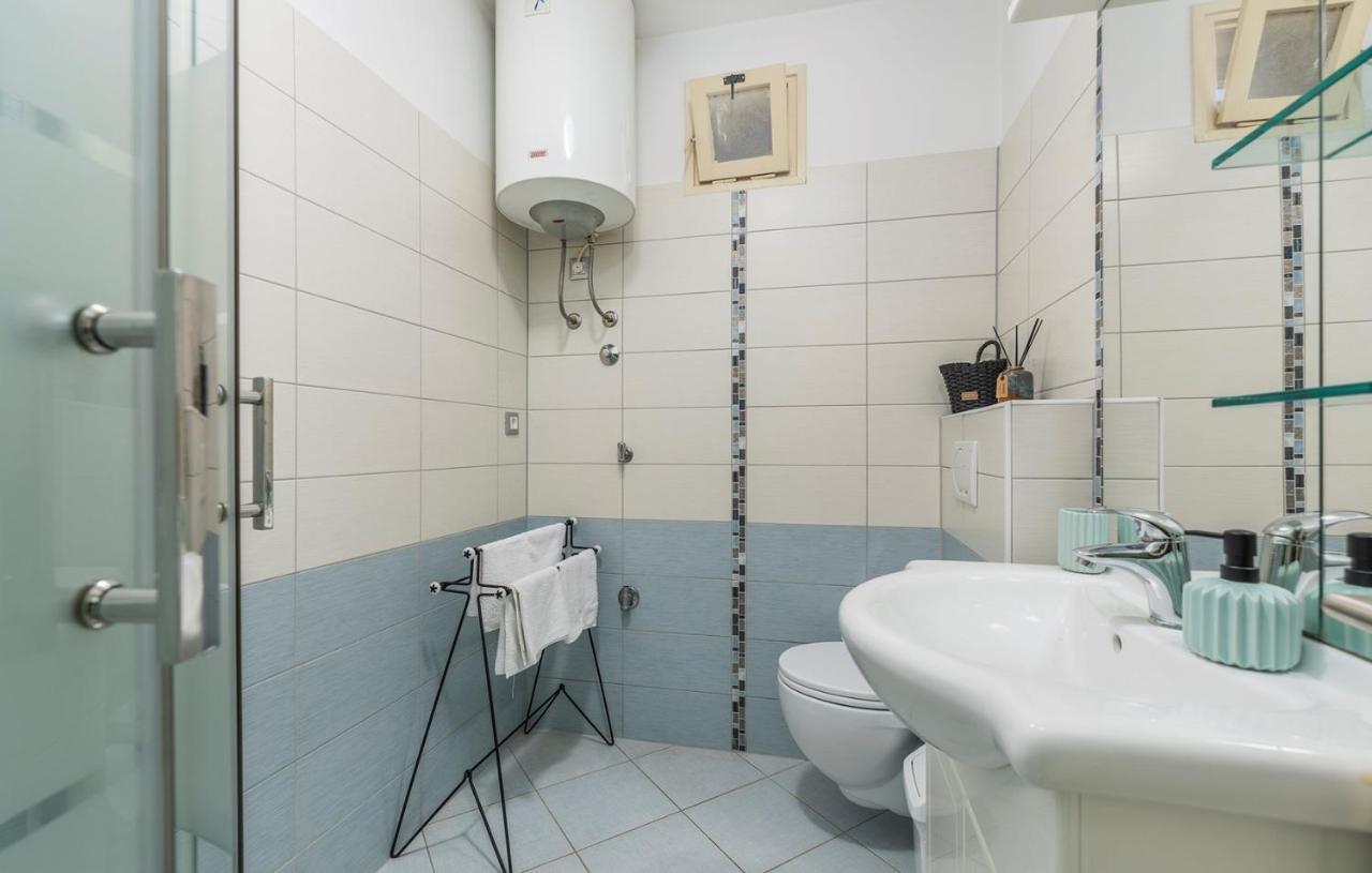 Apartment Marino โปเรช ภายนอก รูปภาพ